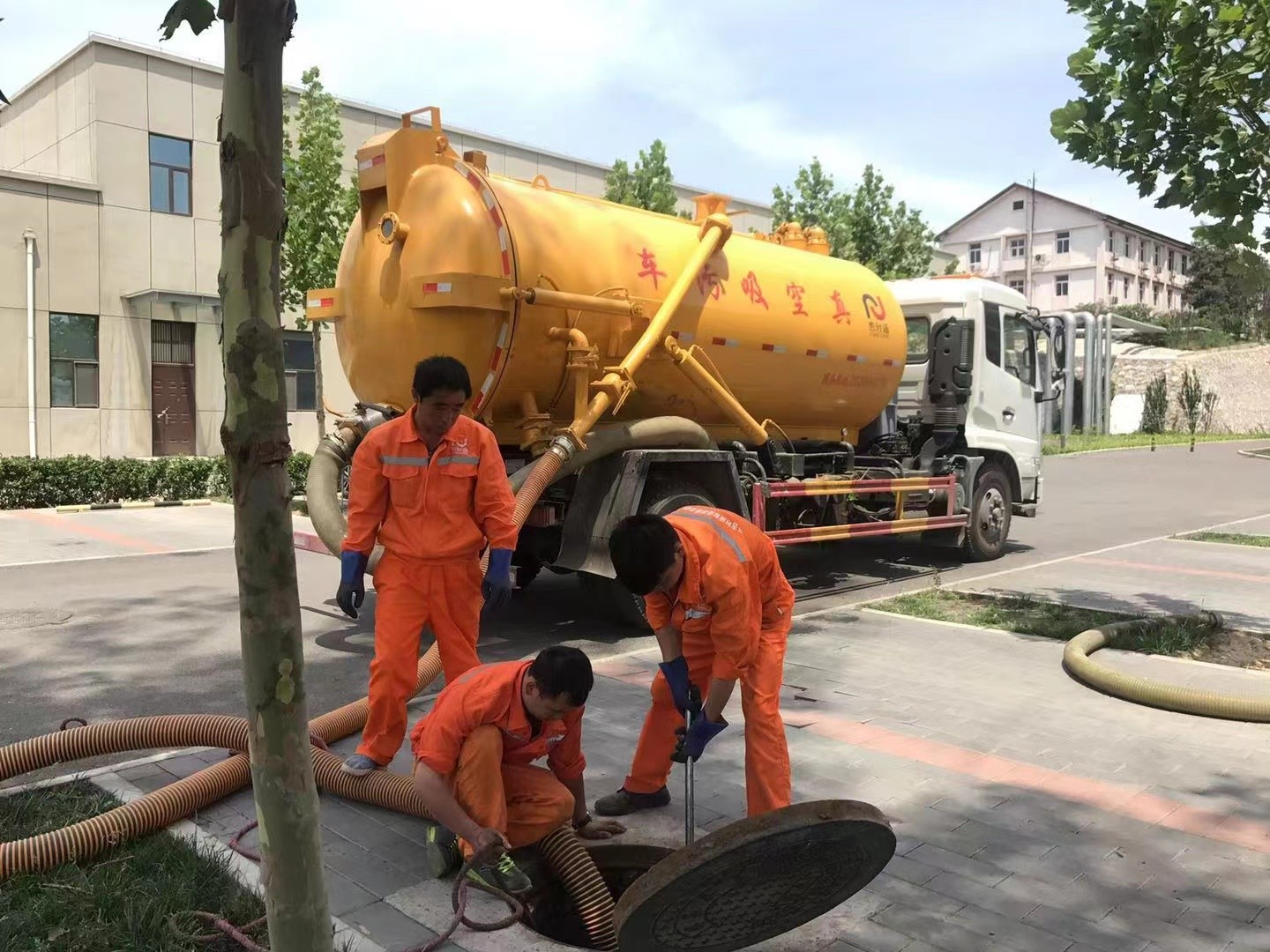 海陵化粪池清理与5-8吨吸粪车施工效率分析
